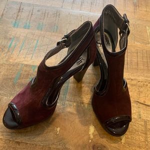 Beautiful Sofft Sandals w/ 3 1/2” heels